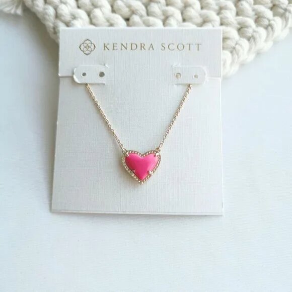 Kendra Scott Jewelry - Kendra Scott Ari Heart Necklace Magenta NWT